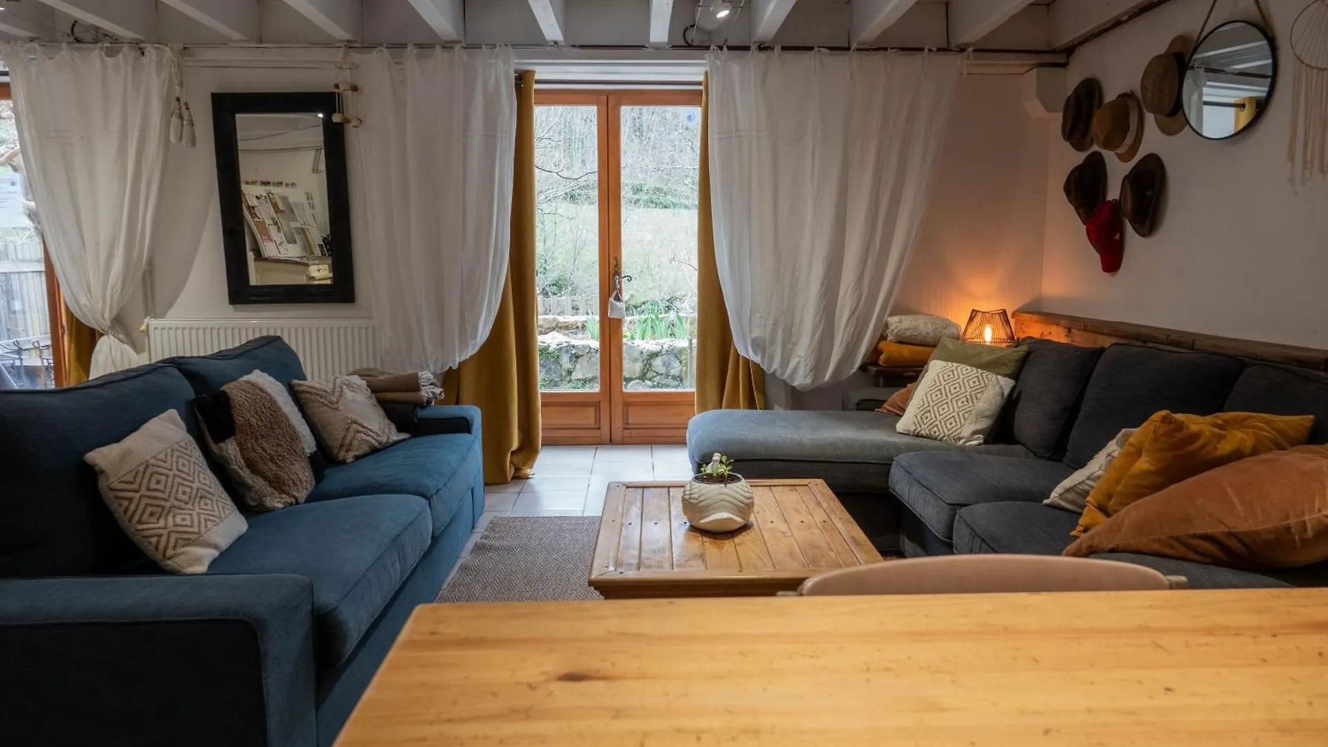 Rives De Bourges Apartment Burzet