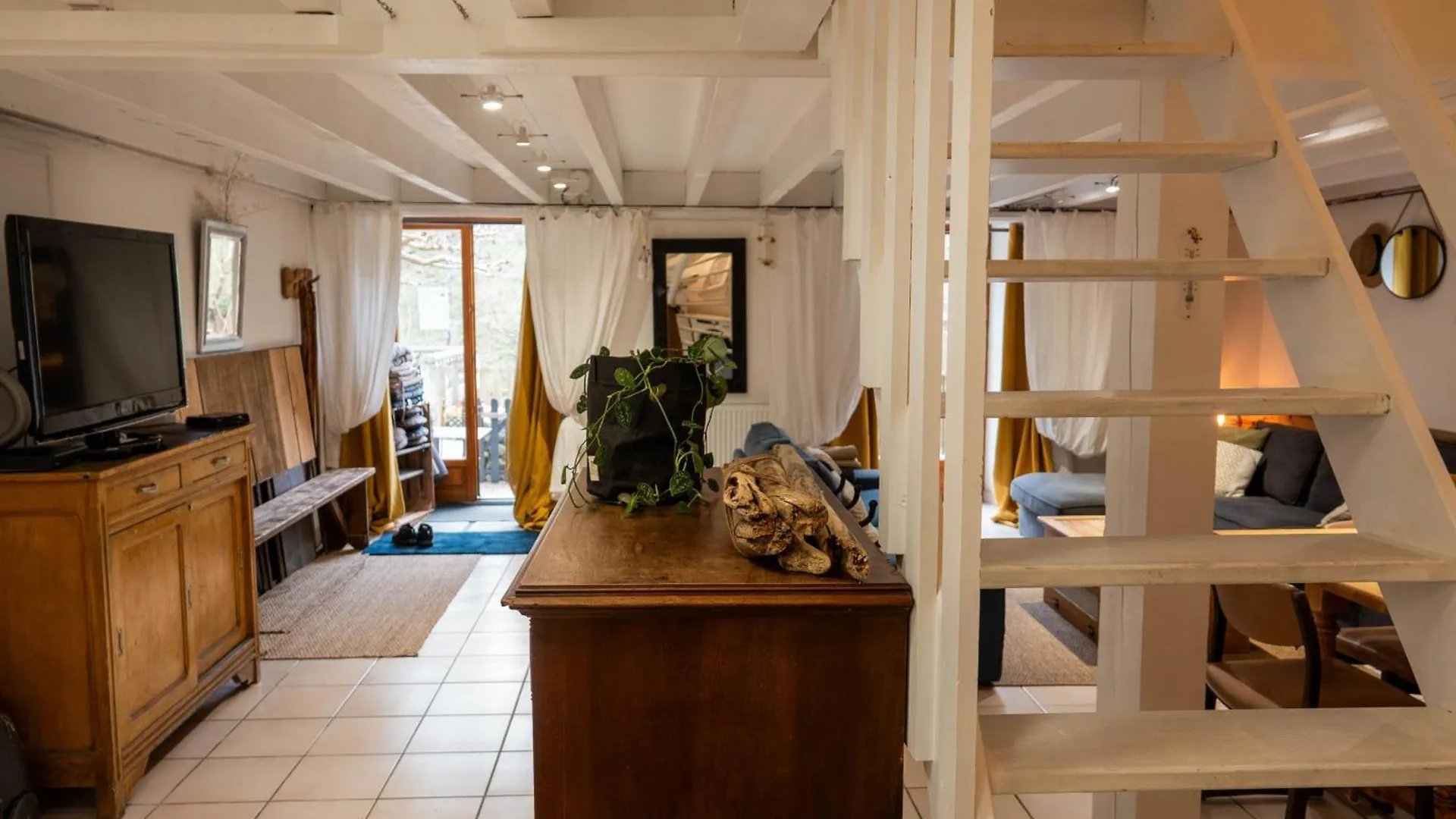 Rives De Bourges Apartment Burzet
