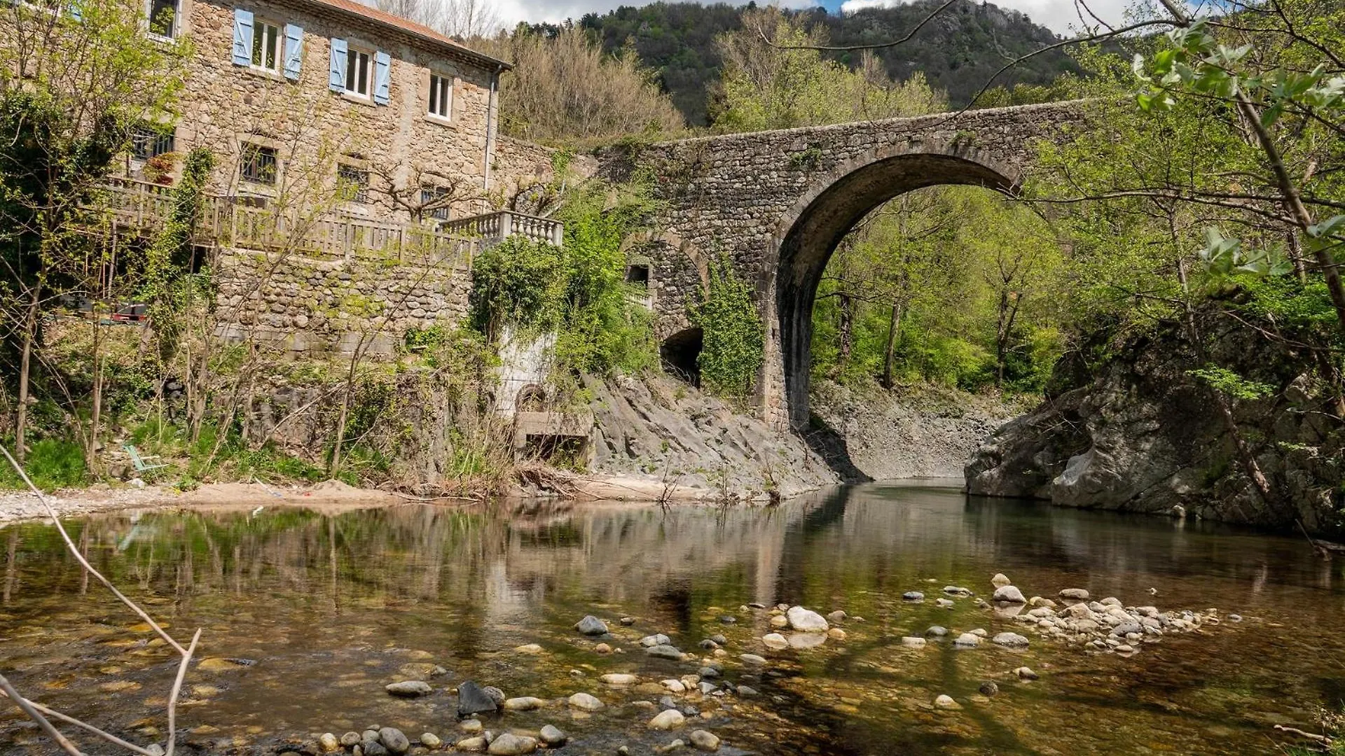 Rives De Bourges Lejlighed Burzet